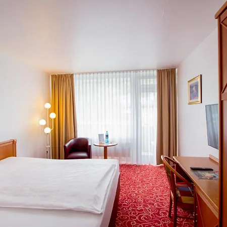 Caravelle Im Park Hotell 3*