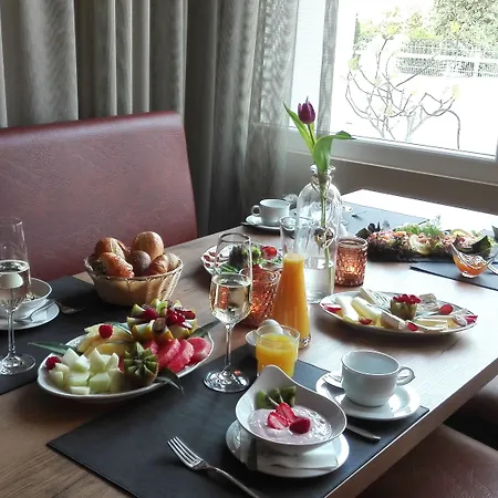 Caravelle Im Park Hotel