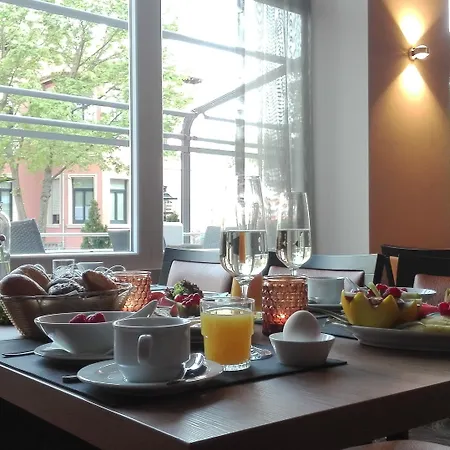 Caravelle Im Park Hotel