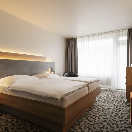 Caravelle Im Park Hotel