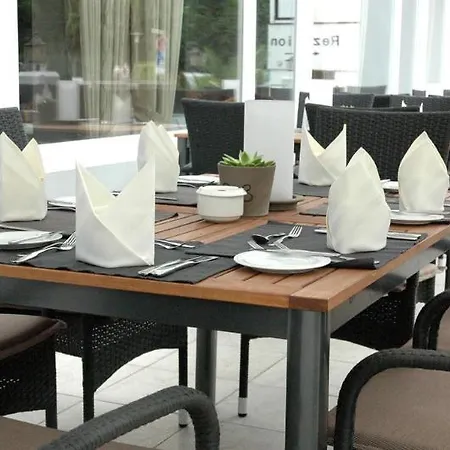 Hotel Caravelle Im Park 3*