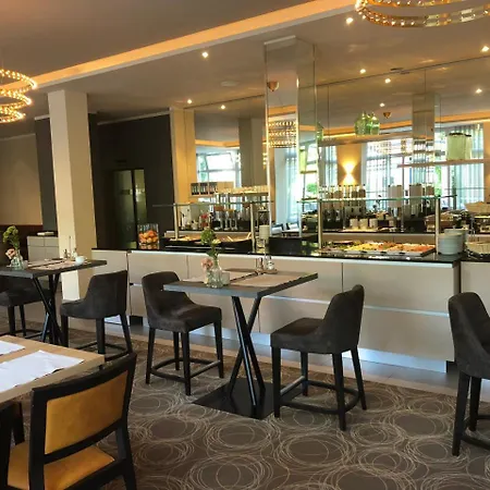 Caravelle Im Park Hotel 3*