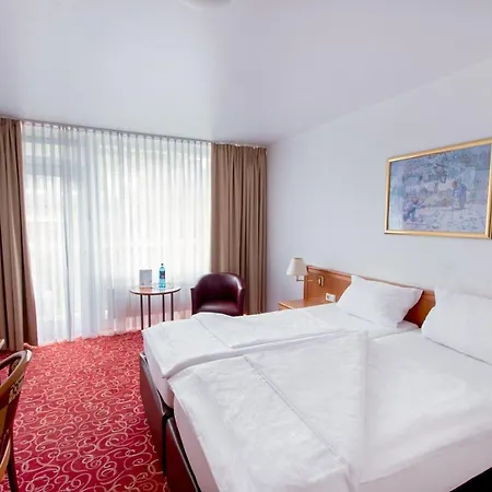 Caravelle Im Park Hotel 3*