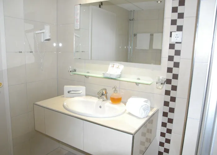 Caravelle Im Park 3*