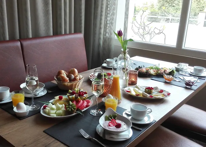 Caravelle Im Park Hotel